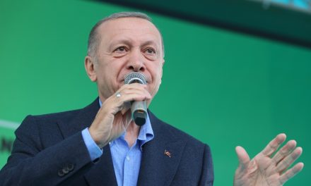 Cumhurbaşkanı Erdoğan: Kimin ülkemizi yapıtlarıyla şenlendirdiğini göreceğiz