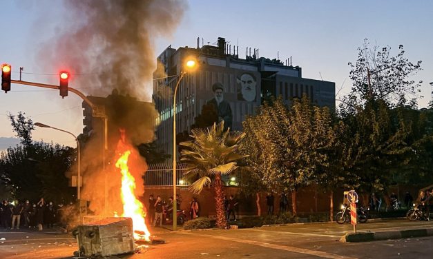 İran’daki şovlarda gözaltı sayısı 2 bini aştı