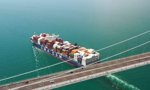 İstanbul Boğazı’ndan gemi geçişi azaldı, taşınan yük ölçüsü arttı