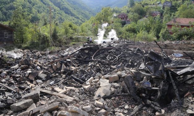 Kastamonu’daki yangında 5 mesken kül oldu