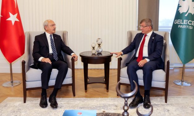 Kılıçdaroğlu, Davutoğlu’nu ziyaret etti