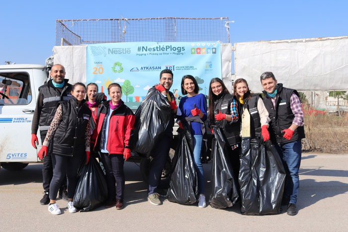 Nestlé gönüllüleri, etraf için Karacabey’de buluştu