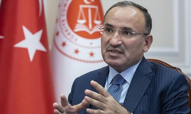 Bakan Bozdağ’dan başörtüsü açıklaması: Çalışma pazartesi tamamlanacak
