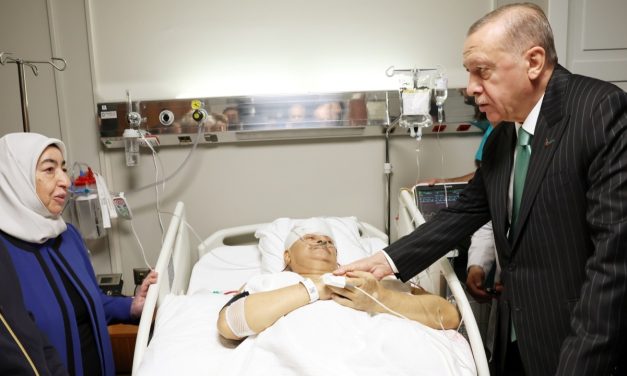 Binali Yıldırım ameliyat edildi