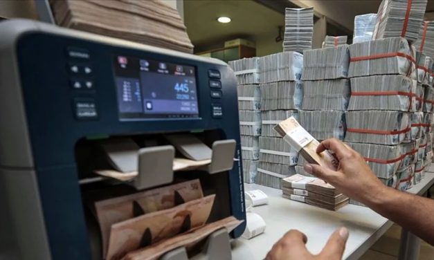 Ekonomistler: Hazine’nin tek haneli fonlanmasının önü açıldı