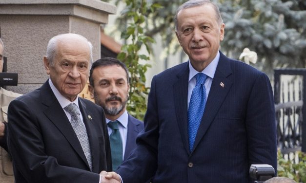 Erdoğan, Bahçeli ile bir ortaya geldi