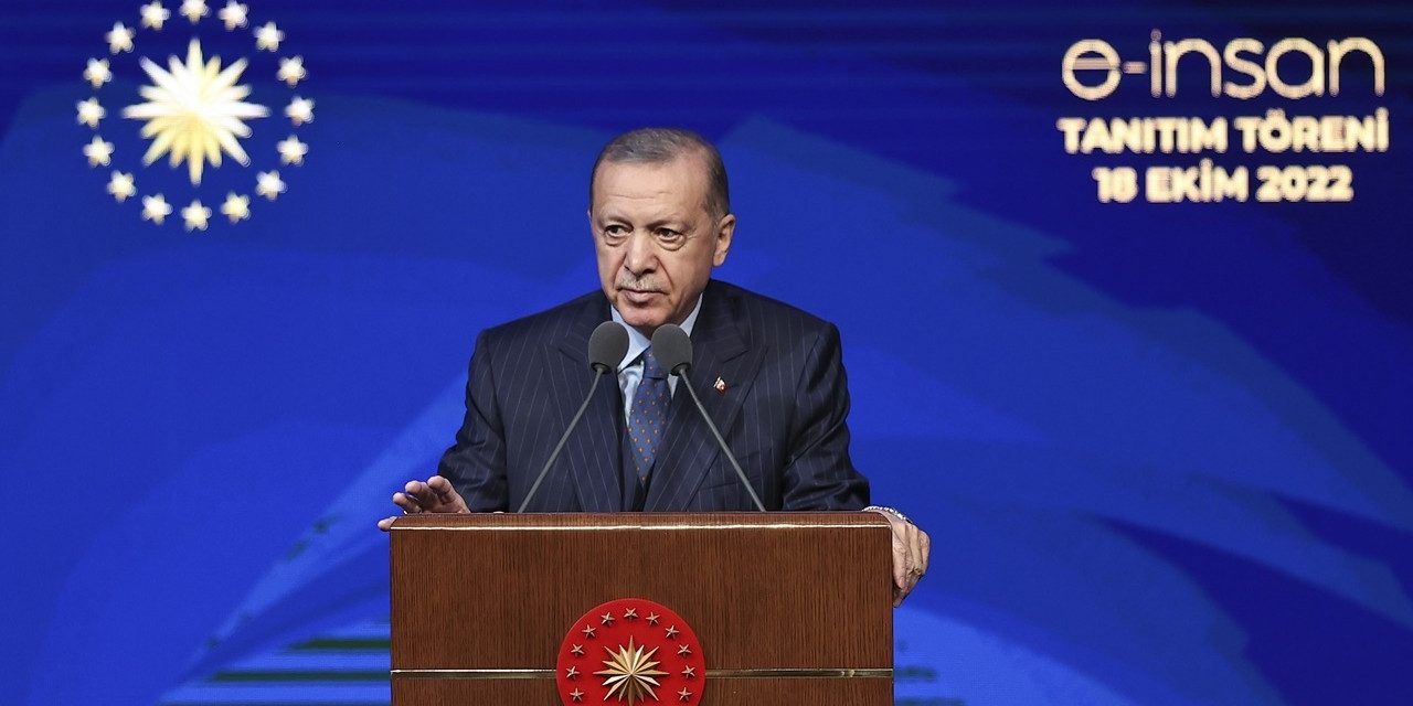 Erdoğan: Yaz stajı fiyatını taban fiyat düzeyine yükseltiyoruz