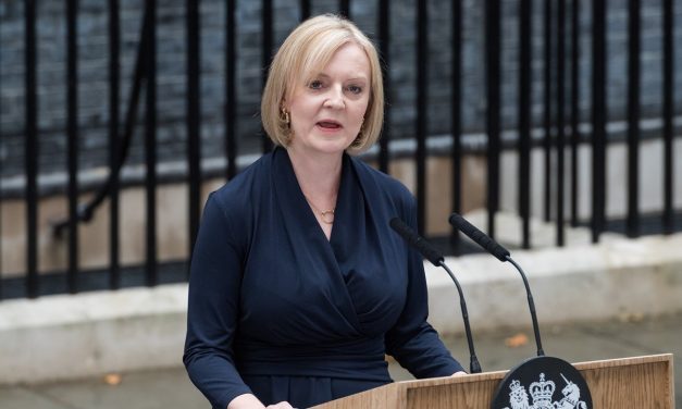 İngiltere’de Başbakan Truss istifa etmeyecek