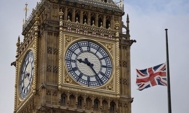 İngiltere’nin uzun vadeli tahvil faizi 14 yılın en yükseğinde