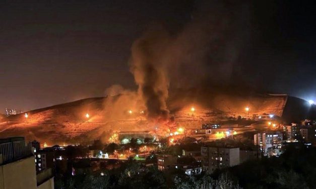 İran’da bir hapishanede yangın çıktı
