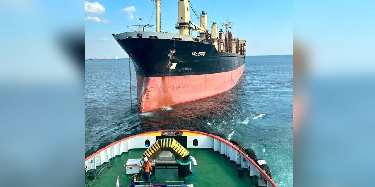 İstanbul Boğazı’nda arızalanan gemi kurtarıldı