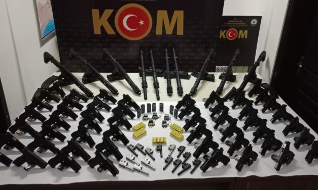 Kaçak silah operasyonunda 3 gözaltı