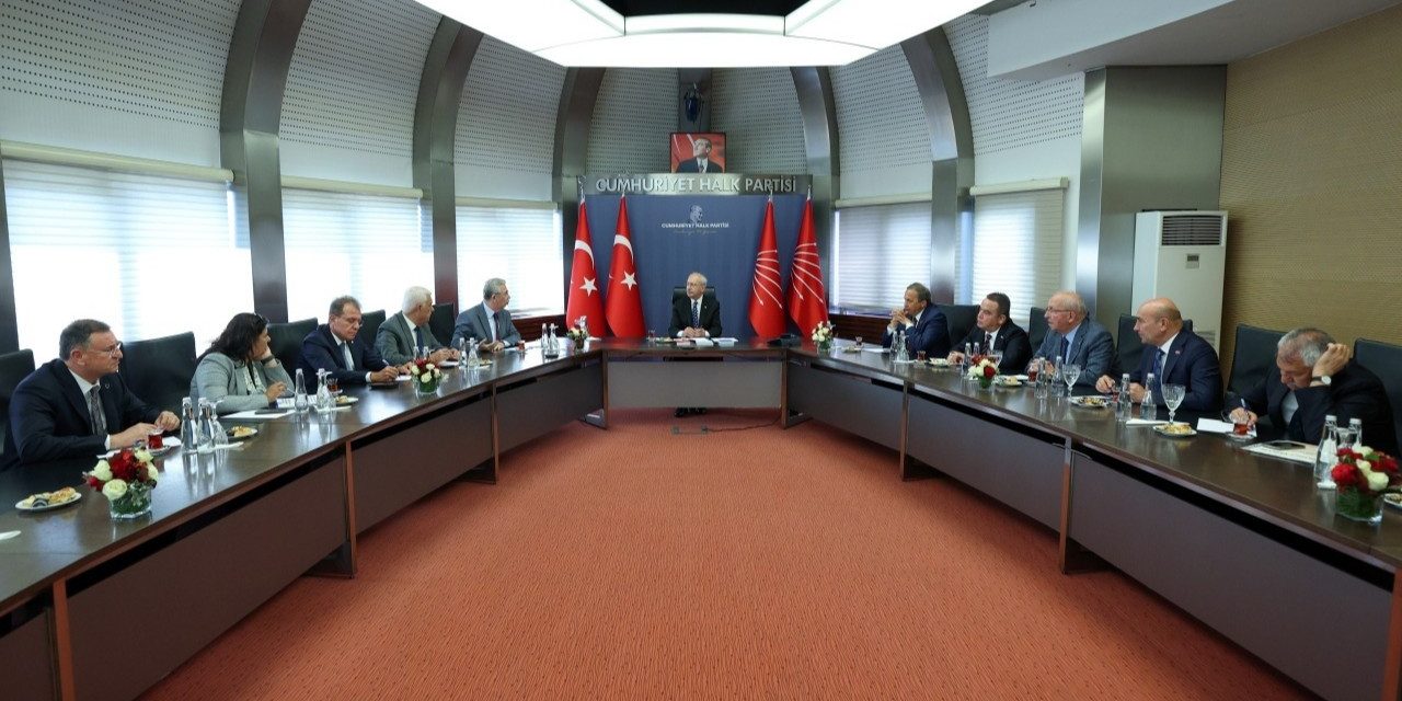 Kılıçdaroğlu, CHP’li büyükşehir belediye liderleriyle görüştü