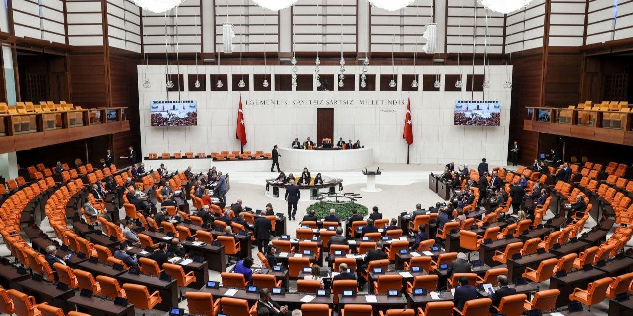 Lübnan tezkeresi Meclis’te kabul edildi
