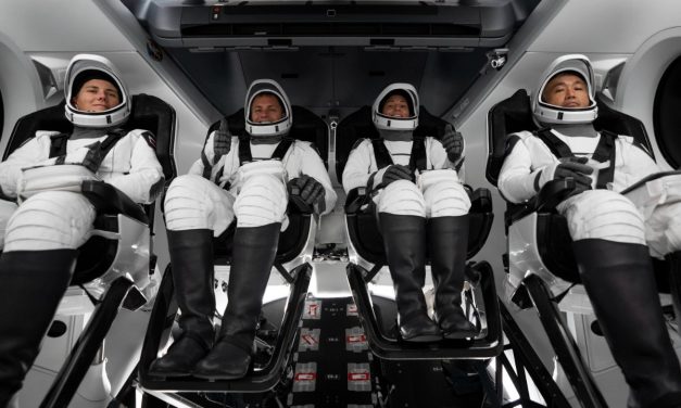 SpaceX, ISS’ye 3 astronot ve 1 kozmonot gönderdi