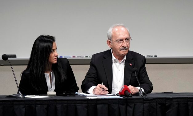 ‘Vergi kaçakçılığının ulusal spor olarak algılandığı bir ülkede demokrasi gelişemiyor’