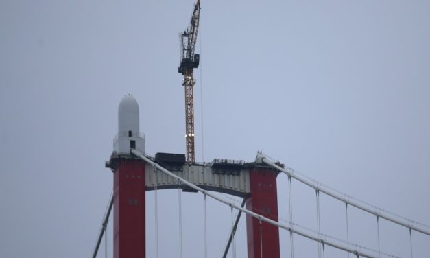 1915 Çanakkale Köprüsü’nün kulelerine top mermisi figürlerinin yerleştirilmesine başlandı