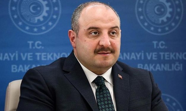 90 bin genç birinci işine başladı