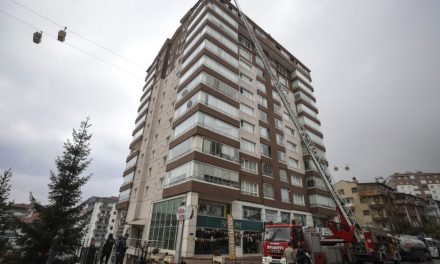 Ankara’da 10 katlı binada korkutan yangın
