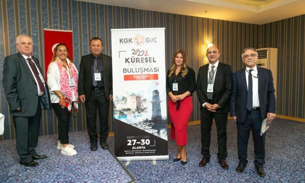 “Basın krizden çıkış yolu arıyor”