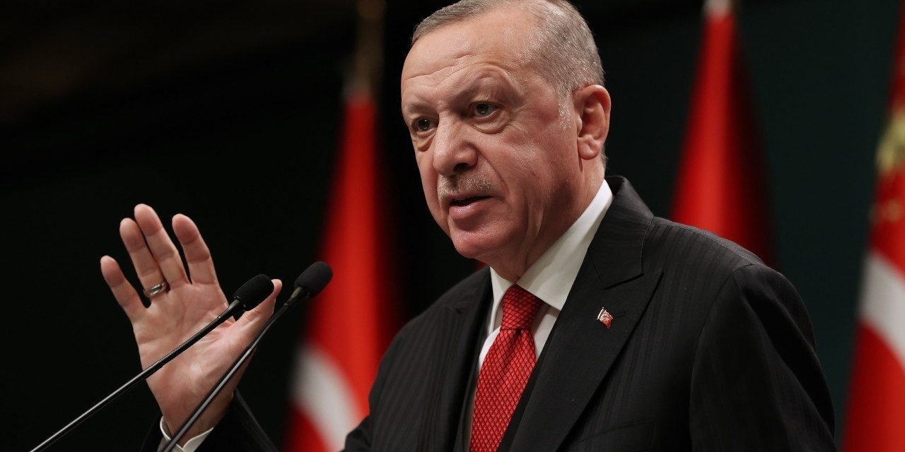 Erdoğan: 3 yılı dolmuş kontratlı işçi aday memurluğa geçebilecek