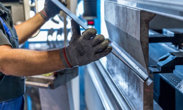 Gerçek Kesim İnanç Endeksi 2,4 puan azalarak 97,9’a geriledi