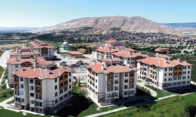 Konut satışlarında gerileme sürüyor