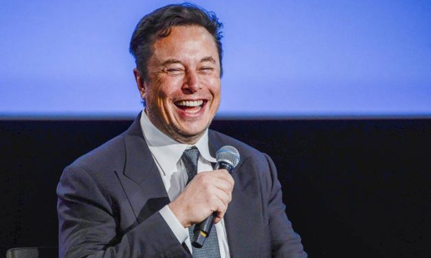 Musk Twitter’ı aldı, Tesla payı satmaya başladı