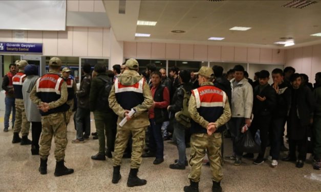 Sene başından bu yana 101 bin 574 sistemsiz göçmen hudut dışı edildi