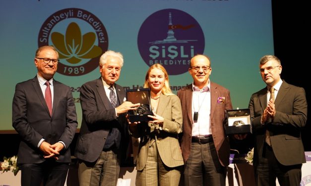 Türkiye’de birinci kere iki belediyeye Avrupa’dan Yönetişim Harikalığı Markası