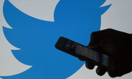 Twitter, mavi tık uygulamasının tekrar başlatılmasını erteledi