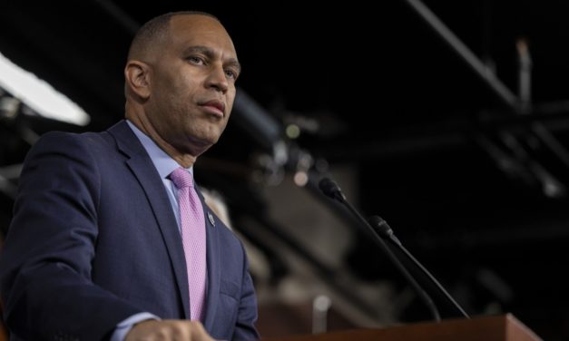 Demokratlar Hakeem Jeffries’i yeni önderleri olarak belirledi