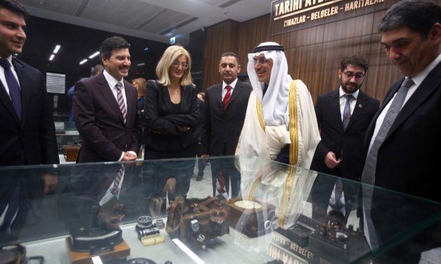 Dr. Muhammed Al Jasser ile İbrahim Halil Öztop, BEDAŞ’ı ziyaret etti