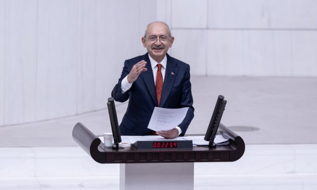 Halkı kandıran tüm vaatleri çöp oldu