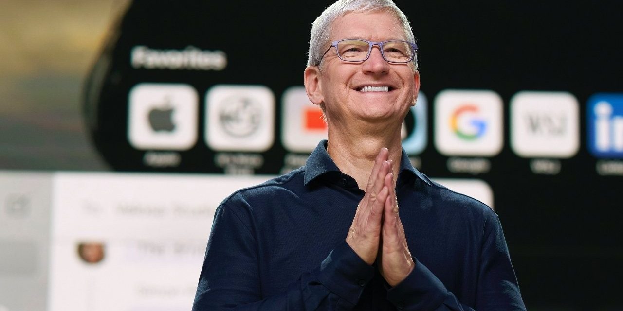 Apple CEO’su Tim Cook’un yıllık maaşı yüzde 40 kesildi