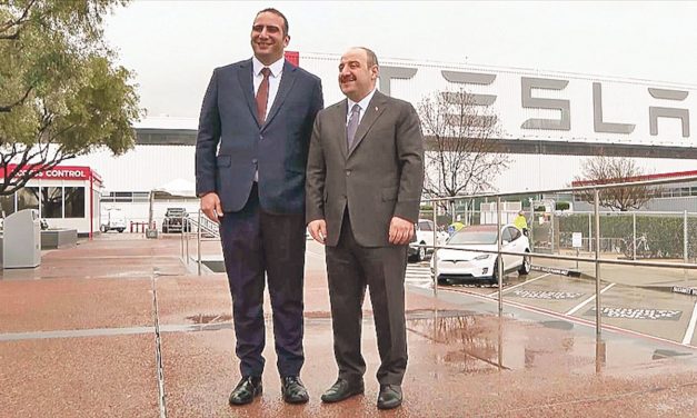 Bakan Varank: Tesla’nın Türkiye’ye girişi iç değerlendirmelerden uzadı
