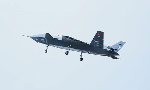 Bayraktar Kızılelma test uçuşunu muvaffakiyetle tamamladı