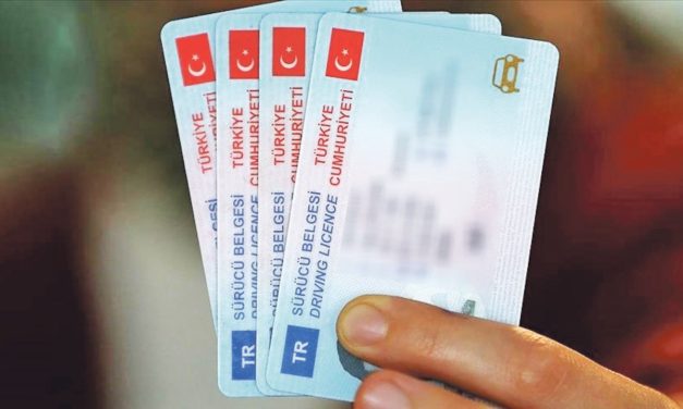Büyük otobüste ehliyet yaş sonu düşürüldü