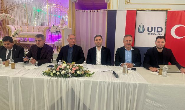 Cumhurbaşkanı Erdoğan, Lyon’daki gurbetçilere seslendi