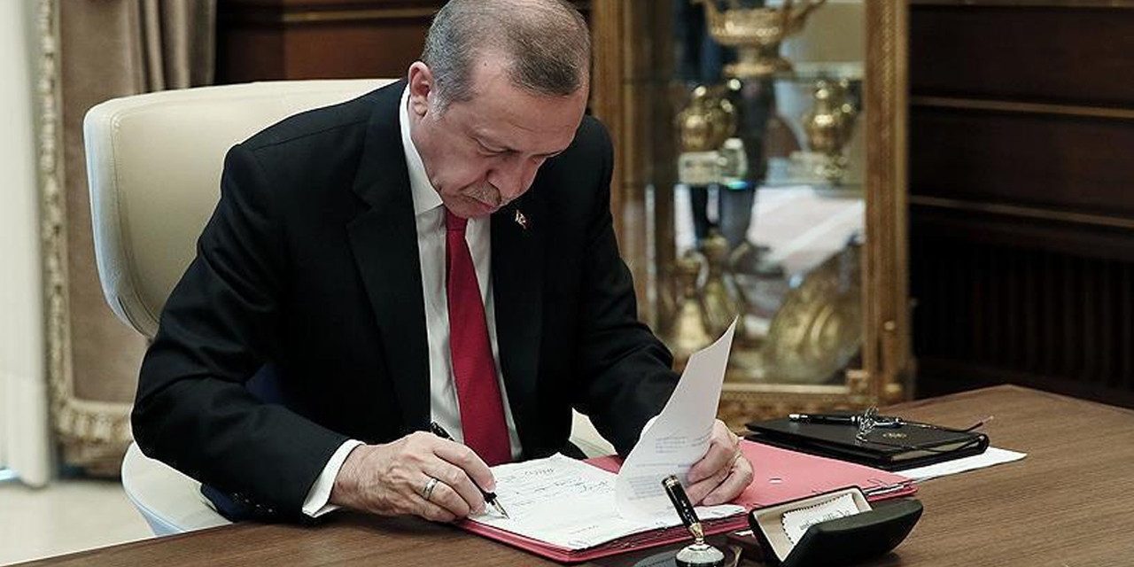 Erdoğan imzasıyla yayımlandı: Gece yarısı vazifeden alma ve atama kararları
