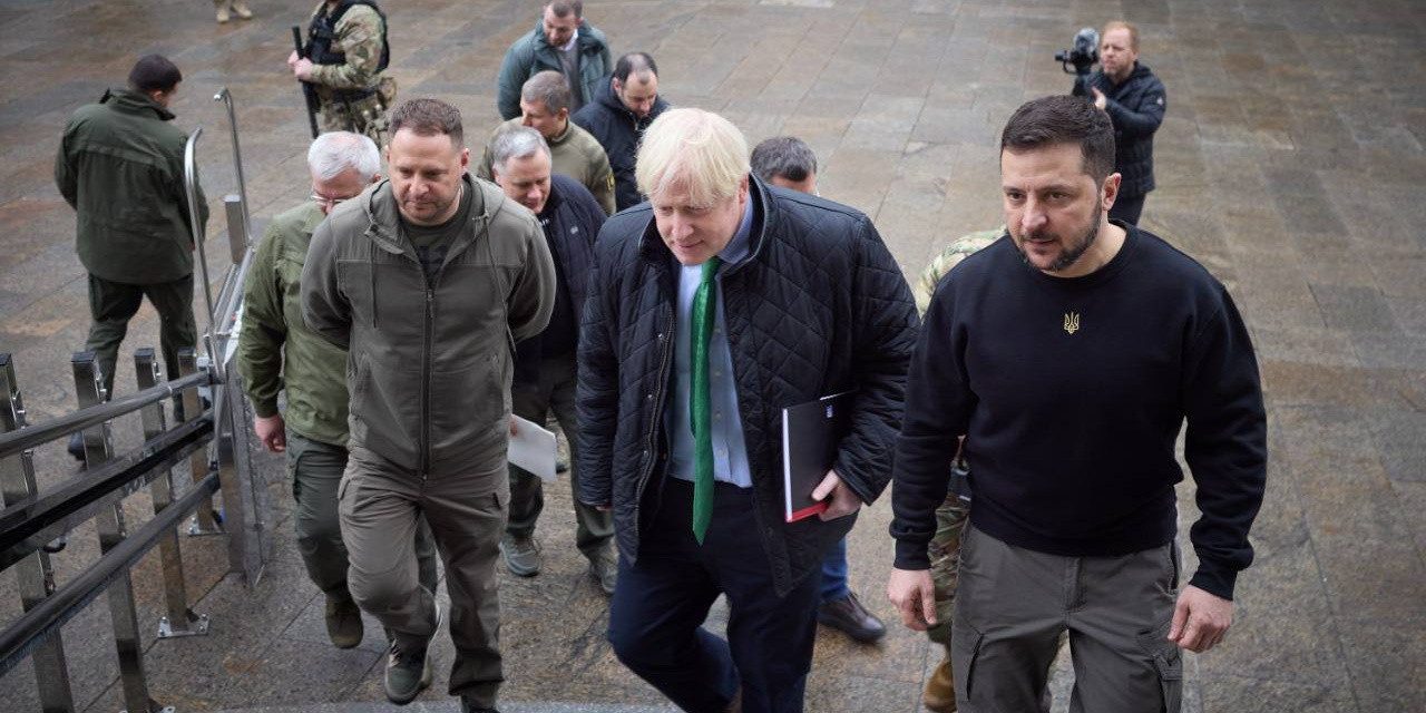 Eski İngiltere Başbakanı Johnson, Kiev’de Zelenskiy ile görüştü