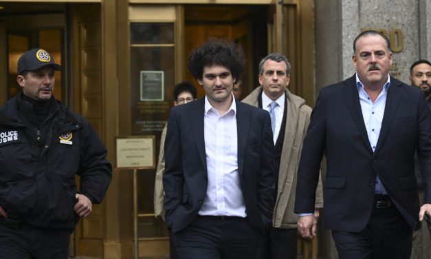 FTX’in eski CEO’su Sam Bankman-Fried “dolandırıcılık” suçlamalarını reddetti