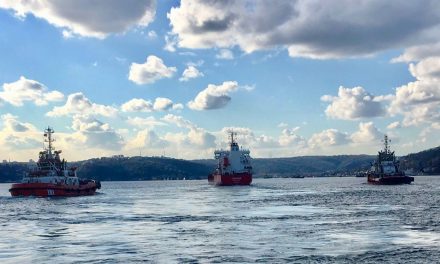 İstanbul Boğazı’nda askıya alınan gemi trafiği açıldı
