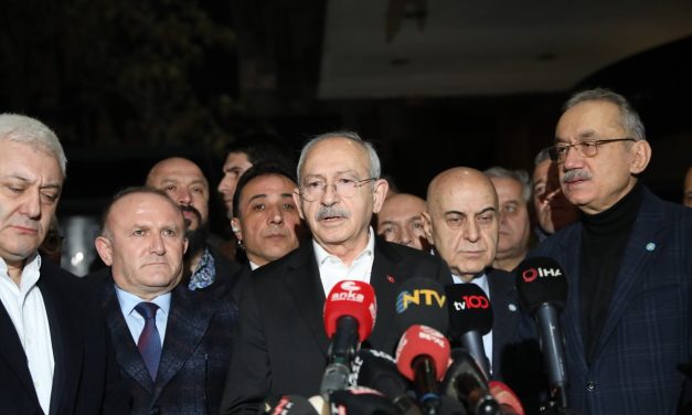 Kılıçdaroğlu, Meral Akşener’i hastanede ziyaret etti