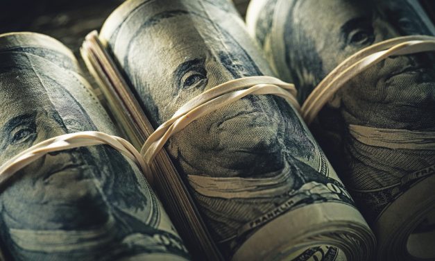 Komşuda dolar sarsıntısı: Protestolar başladı