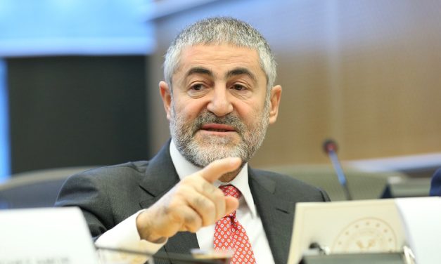 “Milli gelirimizin büyük kısmı artık faize değil yatırıma harcanıyor”