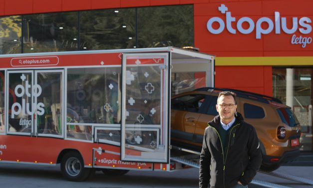 otoplus Adana’daki merkezinde otomobil satışına başladı