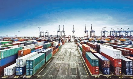 Pakistan’da kriz: Binlerce konteyner Karaçi Limanı’nda mahsur kaldı