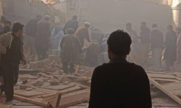 Pakistan’da mescide taarruz: 28 meyyit, 150’nin üzerinde yaralı
