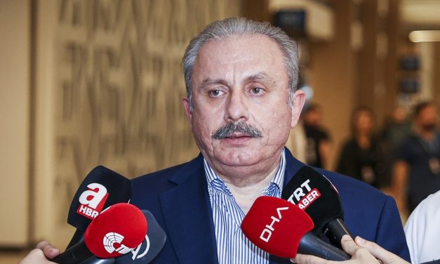 Siyasetin gündemi adaylık tartışması: Şentop: Bu birinci devir